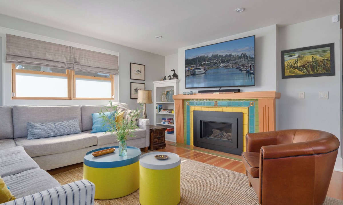 West Eugene House | Vibrant 1919 bungalow - peaceful oasis, walk to downtown