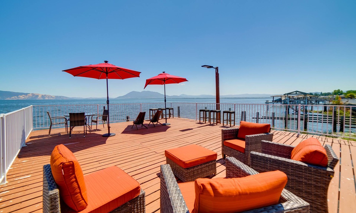 North Lakeport Apartment | Vibrant Lakeport Studio w/Shared Lake Access!