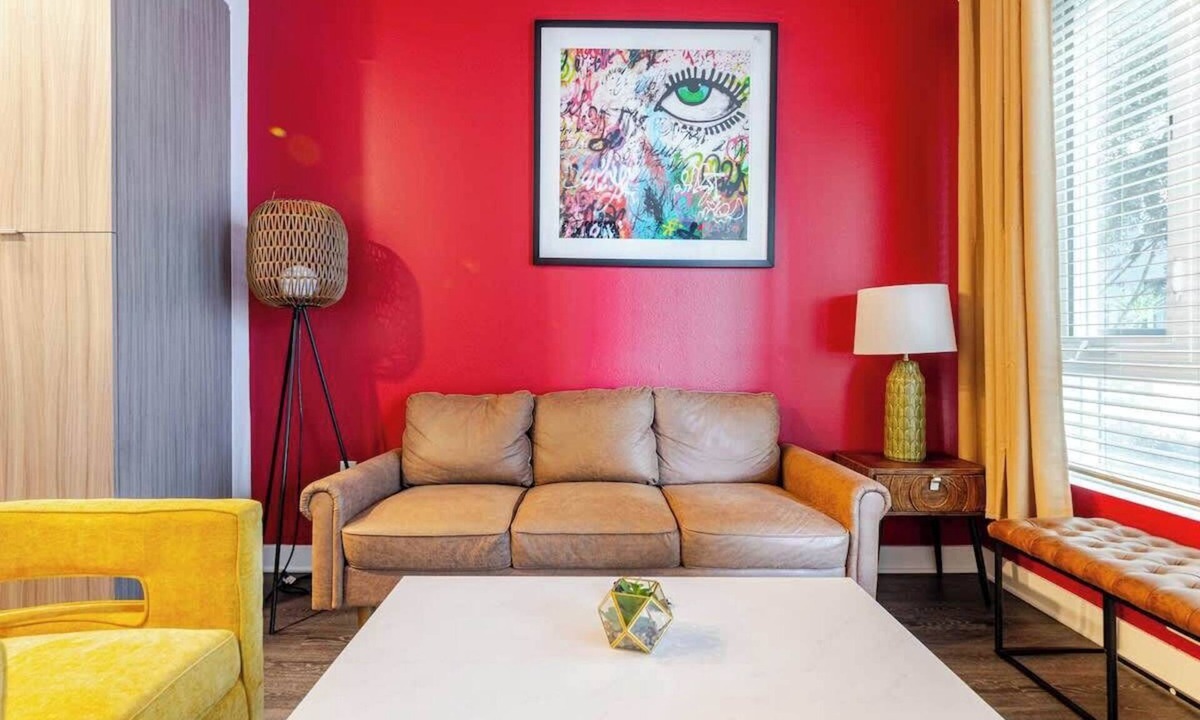 Mount Wilson Apartment | Vibrant Unit in Griffith