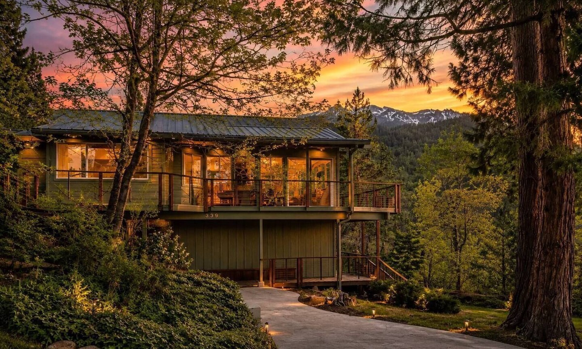 Camp Nelson Cabin | View Cabin - Mountain Retreat w/Hot Tub + Sauna