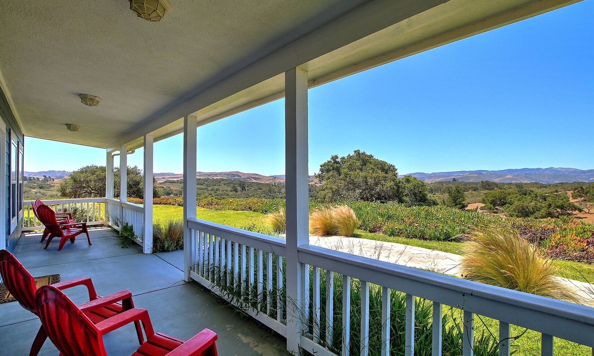 Lompoc House | Views, views, views