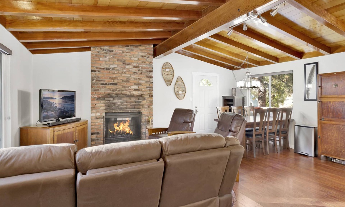 Upper Moonridge Cabin | Vogel House- Moonridge Resort Cottage