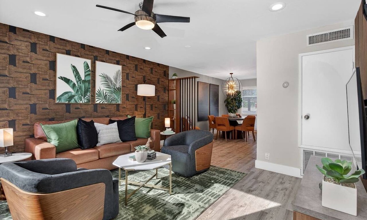 South Scottsdale Villa | Walk to fashion SQ | Ev charger | Old town | Pool
