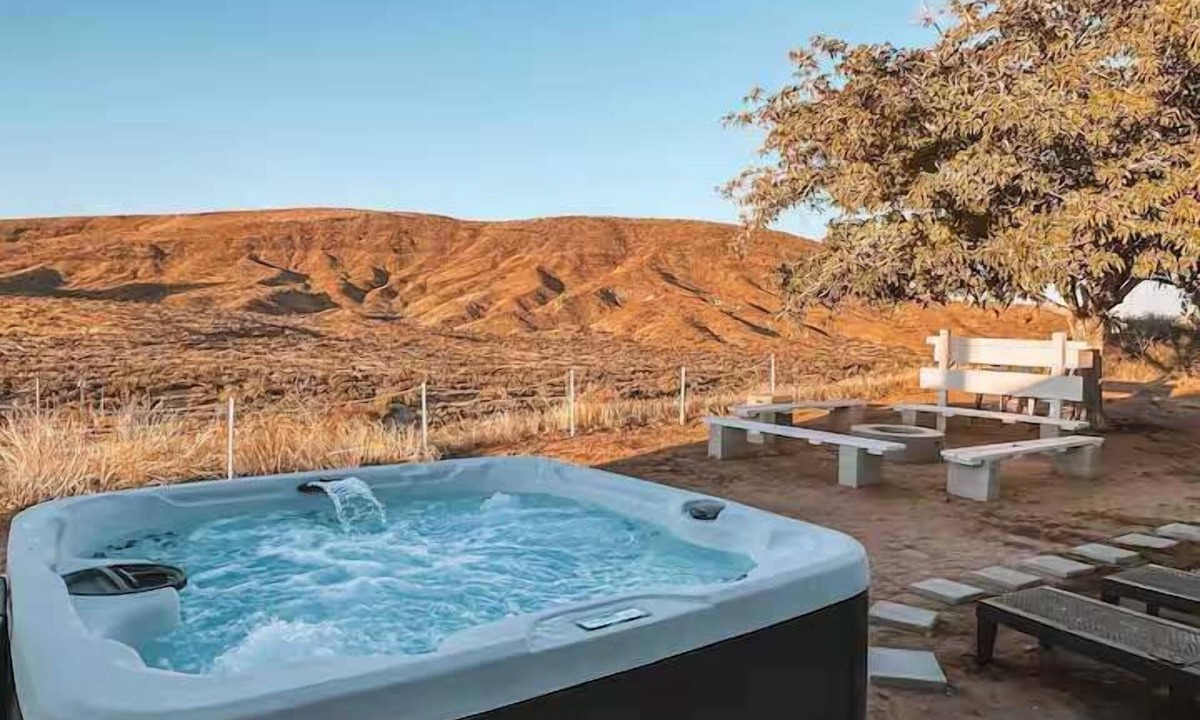Pioneertown House | Walk to Pappys, Mountain Views, Hot Tub, Soaking Pool · Cosmic Cowboy