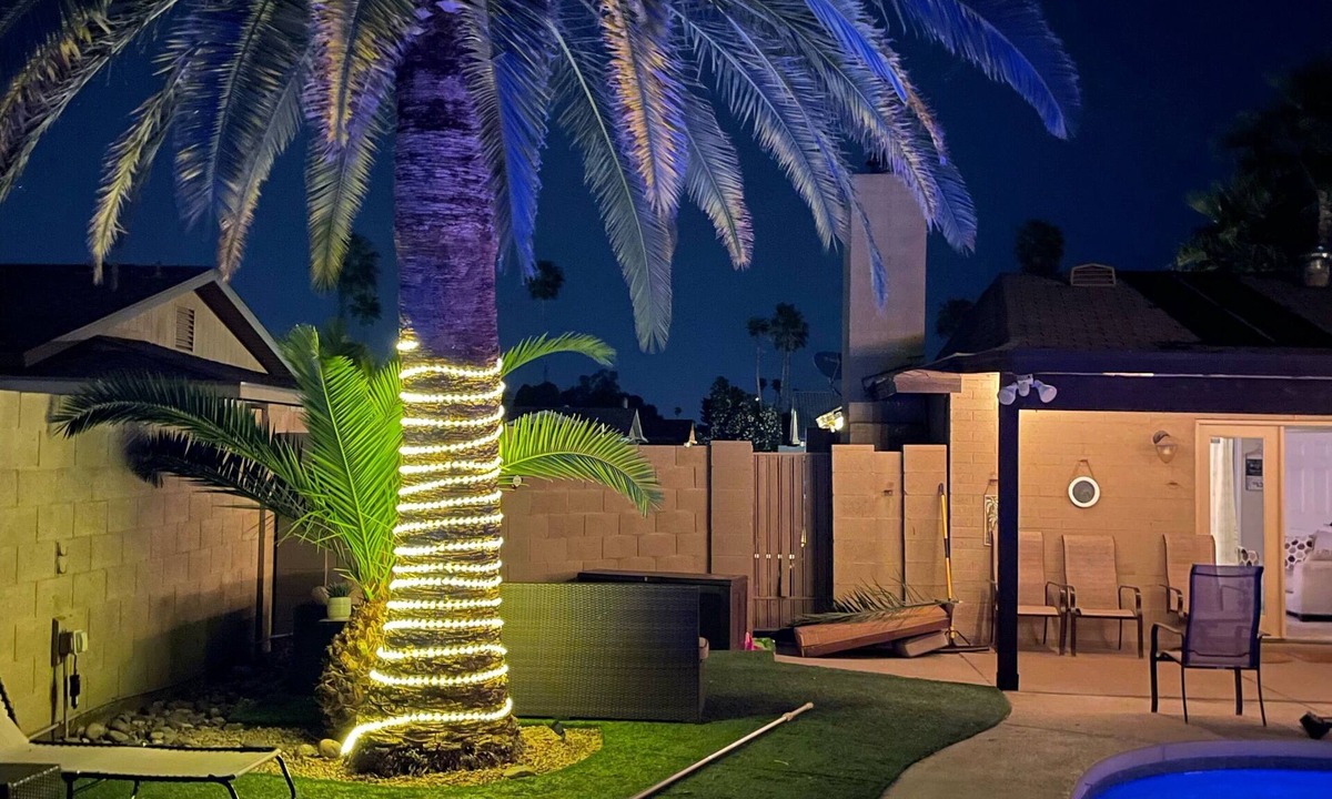 Paradise Valley Village House | Walk to PV Mall. 10 min to Waste Management and Old Town. Quiet Neighborhood!