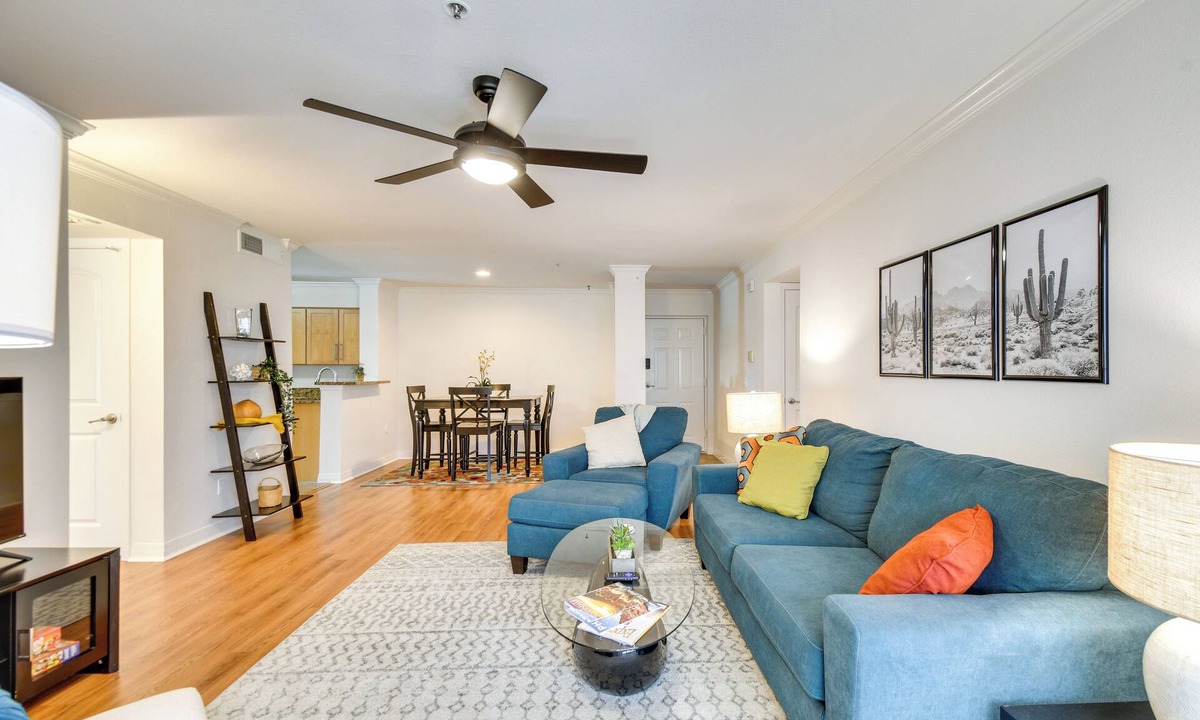 Camelback East Condo | Walkable Location: Phoenix Apt w/Pool Access!