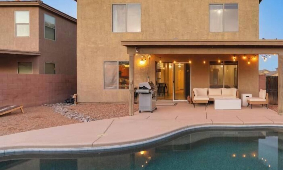 Green Valley House | Welcome to Cactus Retreat—a modern 5BR/3BA getaway featuring a private pool, fire pit, grill, and dedicated office. Unwind in a comfortable king-bed primary suite and enjoy spacious living for families and groups. Pet‑friendly.