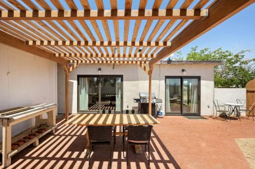 Yucca Valley House | Wonderful Cottage with Barbecue and Gorgeous Desert Views in Yucca Valley, California