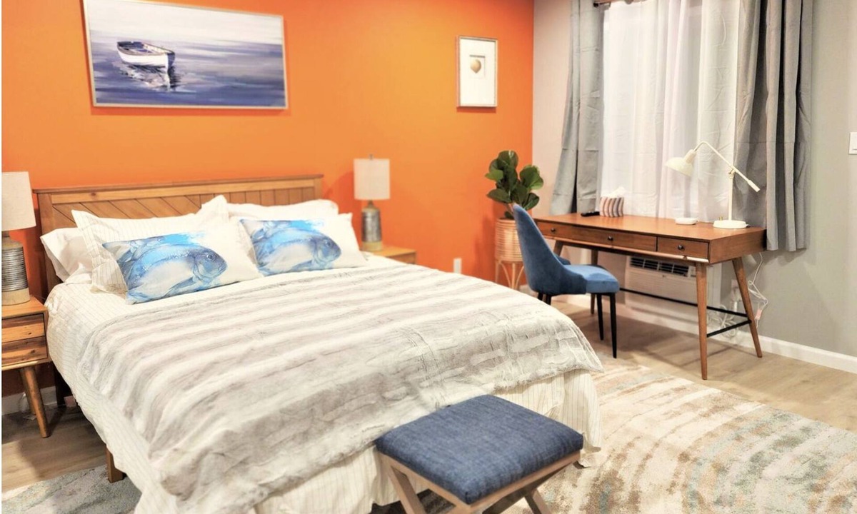 North Lakeport Apartment | Your Oasis Awaits-On the Lake/Pier/Kitchen Lakeport Room #6