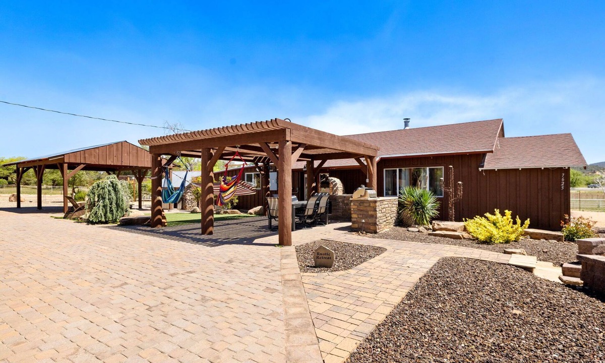 Williamson House | Zebra Ranch Vacation Rental | 3-BR House Amazing Animal Experience, Prescott | Mtn Vu Trails Spa Rqt Bal