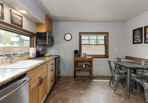 Historic Downtown Location │Heart of Bend │Walk Everywhere │Hot Tub │High Demand in Bend