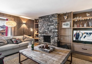 Luxury Central Apartment with Ski Access & Stunning Views in Val-d'Isère