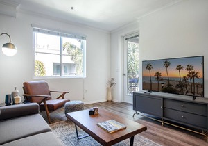 Modern Hollywood 1BR w/ Pool near Sunset Blvd by Blueground