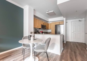 Sleek Hollywood 1BR w/Gym, Pool & Spa, nr. Sunset Blvd, by Blueground