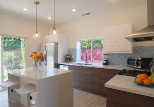Sunsplashed, Fully Renovated Palm Springs Modern with Pool, Spa, Fire Pit in Palm Springs