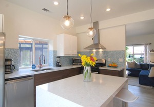 Sunsplashed, Fully Renovated Palm Springs Modern with Pool, Spa, Fire Pit in Palm Springs