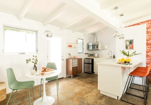 The Wesley Studio 2 by AvantStay | Retro & Spacious w/BBQ, Pool, & Spa