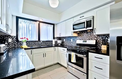 Anaheim Colony Historic District House | ৎ୭Disney Anaheimৎ୭heated pool Jacuzi games & more