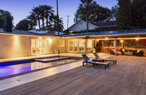 West Hills House | ৎ୭Middlebury Heightsৎ୭heated poolJacuzi games&more
