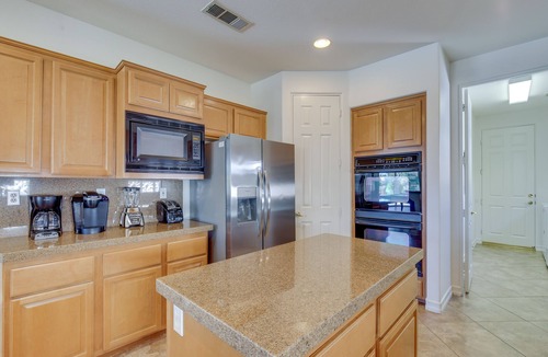 La Quinta House | 066097: La Quinta Home on Golf Course w/Pool!