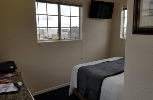 Valle House | 083A Private Grand Canyon Suite Sleeps 6 2BR 2BA 20 Mins to S Rim in Valle