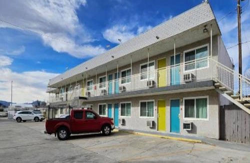 Ridgecrest Apartment | 1 Bedroom Apartment with Kitchen