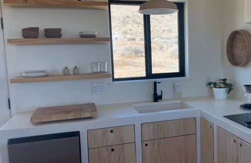 Yucca Valley Cottage | 1-bedroom cottage by Joshua Tree National Park entrance. AC, WiFi close to town
