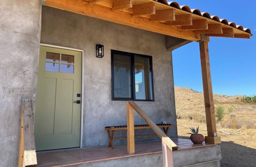 Yucca Valley Cottage | 1-bedroom cottage by Joshua Tree National Park entrance. AC, WiFi close to town