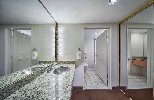 Las Vegas Hotel | 1-Bedroom Suite at a Hotel