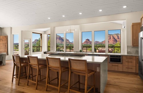 Oak Creek House | 13-Bedroom Red Rock Retreat l Pool l Hot Tub l Pickleball l Playground l Putting Green