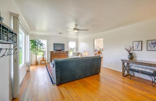Woodlake House | 19 Mi to Sequoia Nat’l Park: Mtn-View Woodlake Gem