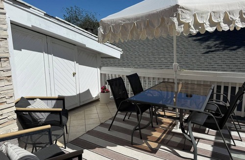 East Side Costa Mesa House | 1BR Private Beachy Flat w/Deck in Costa Mesa Great 4 Nurses & Business Travelers