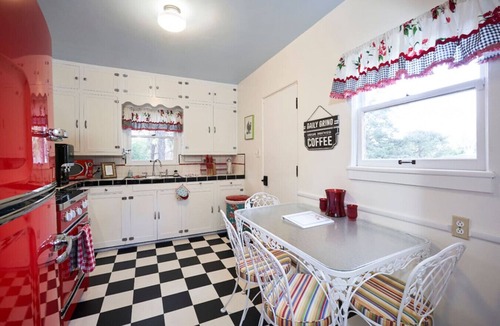 Prescott House | 2 Bedroom Home+Close Walk To Town+Hot Tub+Pets OK