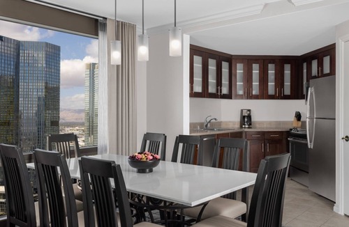 Las Vegas Villa | 2-bedroom upscale villa a block off the strip in Las Vegas