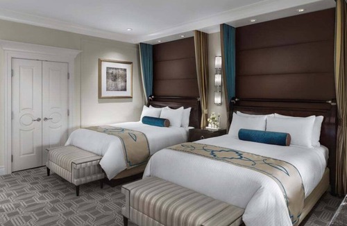 Las Vegas Hotel | 2 Connecting Suites at a 5⭐️ Hotel