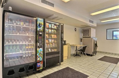 San Bernardino Apartment | 2 Full Beds | Smoking