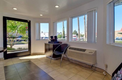 La Sierra Apartment | 2 Full Beds | Smoking