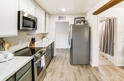 North Lakeport House | 2 Mi to Clear Lake: Pet-Friendly Lakeport Retreat!