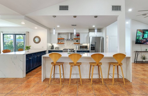 Vista Norte House | 2 Mi to Downtown Palm Springs: Scenic Home w/Yard