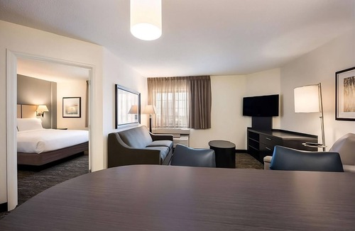 North Mountain Hotel | 2 Spacious Good-Value Accommodations! Outdoor Pool, Pet-Friendly