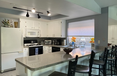Desert Park Estates House | 2 STYLISH PALM SPRINGS VILLAS, 7BR, 5BA, w private Pool, Spa, Views. Sleep 14.