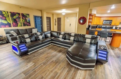 Las Vegas Condo | 2100 SqFt Penthouse Suite - Strip Views! POOL GYM