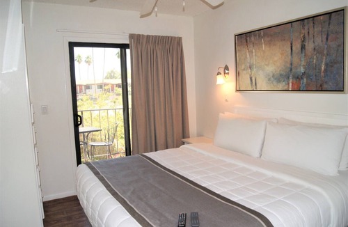 New Papago Parkway Apartment | 228 Stay & Play,Onsite Putting Green-Prime Location!