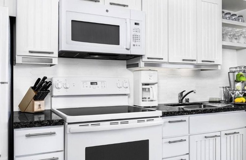 Las Vegas Resort | 2Bed/2Bath Deluxe Spacious Condo in Las Vegas, Complete With Margarita Mixer!