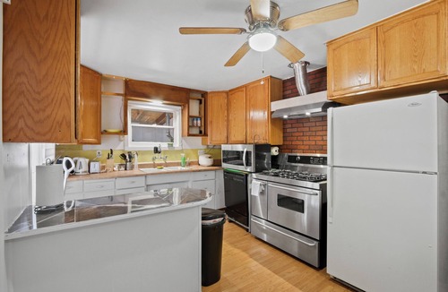 Ontario House | 2BR1BATH PET-FRIENDLY HOUSE#RV FREE