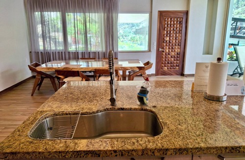 Boca de Tomatlan Apartment | 3-bedroom apartment in lovely Boca de Tomatlán with WiFi, AC
