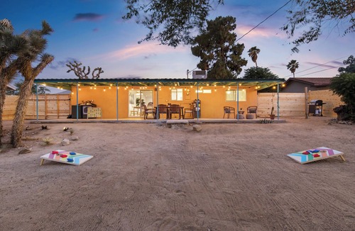 Joshua Tree House | 3-bedroom family and pet friendly just 12 minutes from Joshua Tree National Park