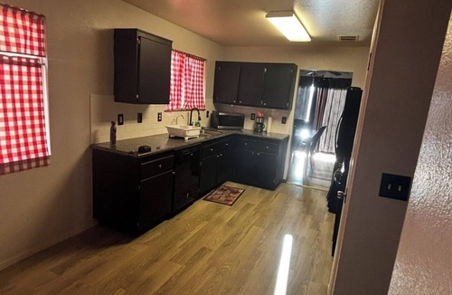Sunrise Manor House | 3-bedroom house in pleasant Las Vegas with air conditioning