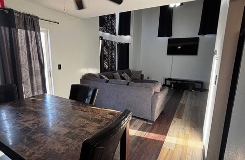 Sunrise Manor House | 3-bedroom house in pleasant Las Vegas with air conditioning