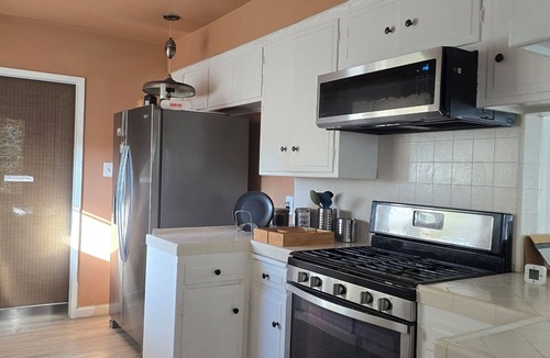 Oleander - Sunset House | 3-bedroom house in historic Oleander/Sunset Bakersfield neighborhood.